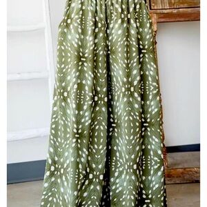 Bucket list wide pants, very stylish